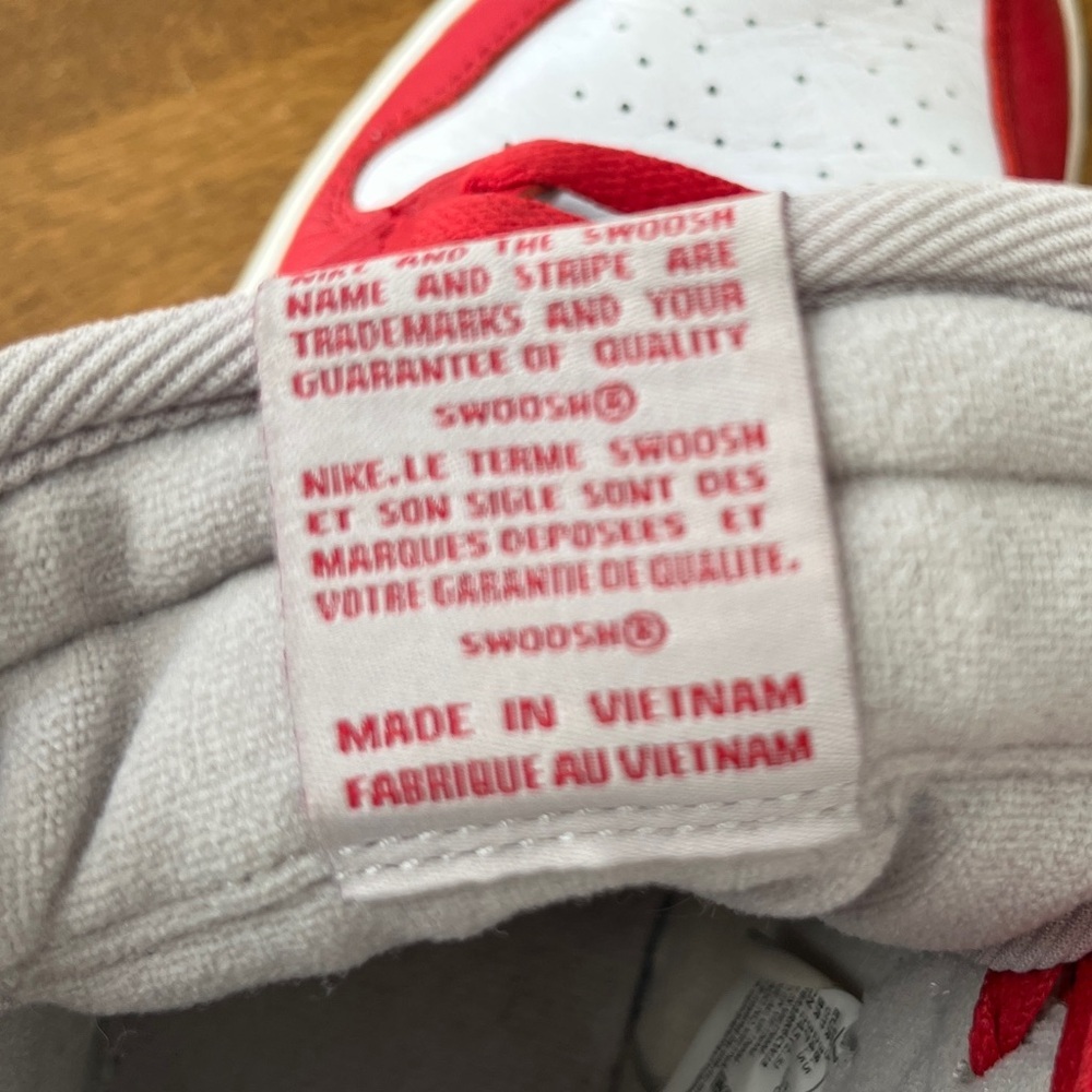Women’s Nike Jordan 1 Retro OG Varsity Red. 7.5 - Picture 7 of 8